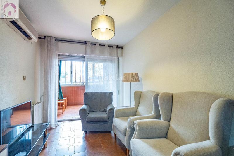 Foto aea8e813-1231-415e-868d-83d50b817ea9. Piso amplio piso en palacio de deportes en Castaño - Mirasierra Granada