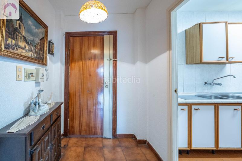 Foto c6e84497-37a1-4724-97b9-09c245df03bc. Piso amplio piso en palacio de deportes en Castaño - Mirasierra Granada