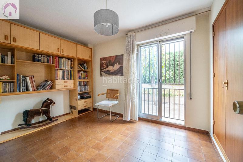 Foto e9a81c70-7fea-4226-8b67-ef8eca70a4f8. Piso amplio piso en palacio de deportes en Castaño - Mirasierra Granada