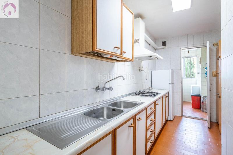 Foto eb067d92-8e08-41d9-b8ef-0f6cb1eda0cf. Piso amplio piso en palacio de deportes en Castaño - Mirasierra Granada