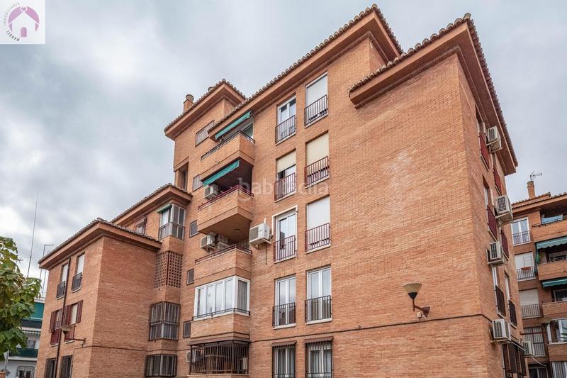 Foto fcac940c-1be6-4fb2-a7be-073523ecadd7. Piso amplio piso en palacio de deportes en Castaño - Mirasierra Granada