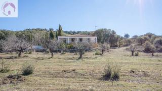 Country house  Cortijo cañadas de moreno. Finca rústica con terreno en montillana, iznalloz.