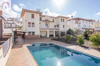 Chalet in Barrio de la Vega. Precioso chalet en barrio monachil