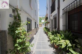 Casa a Güéjar Sierra. Ideal inversión! casa dividida en 4 apartamentos en activo