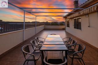 Àtic  Ibiza. Ático en armilla con amplia terraza y vistas a sierra nevada