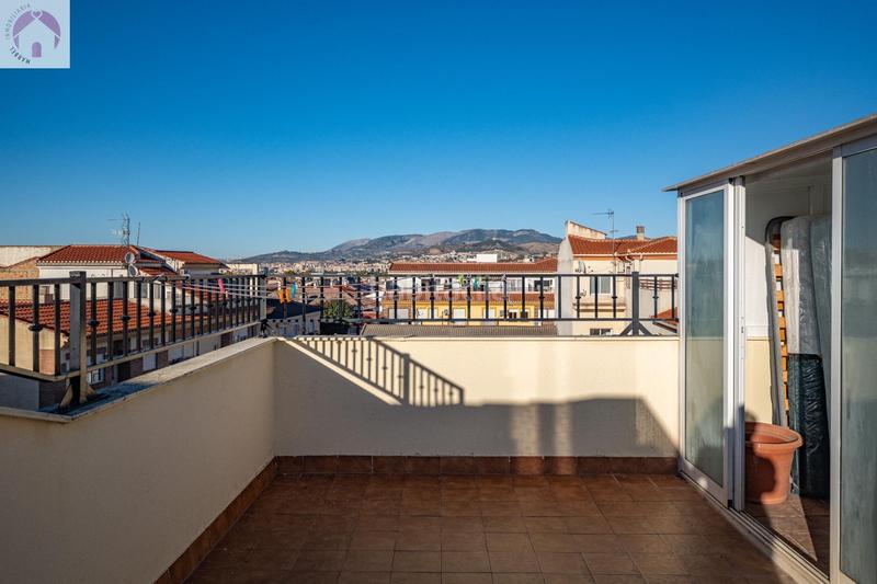 Foto 317f035f-0521-447e-bd05-7d747c372ddc. Attique avec parking dans San Antón Armilla