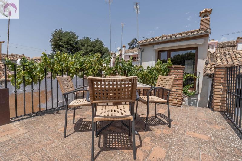 Foto b40b7331-0092-483f-9e3a-db915eba9478. Casa dos maravillosas casas en el albaicín con vistas panorámicas a la alhambra en Granada