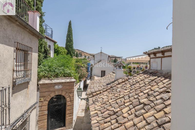 Foto b581f697-e6a5-4942-8b7a-ee8cfa4bfeb3. Casa dos maravillosas casas en el albaicín con vistas panorámicas a la alhambra en Granada
