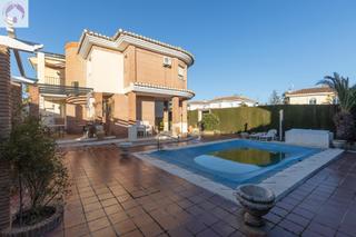 Xalet a Albolote. Magnifico chalet en pantano de cubillas