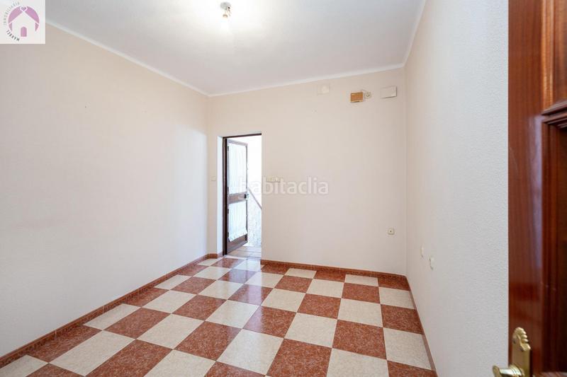 Foto c1e1319a-2101-4c7f-934a-16a1914923eb. Casa adosada en Rosaleda - Juventud Granada