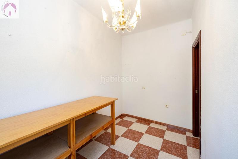 Foto d6162a2b-ee9d-4d9d-b76d-5eba8ba68f83. Casa adosada en Rosaleda - Juventud Granada