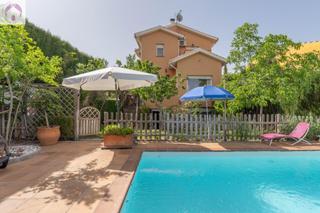 Chalet  Calle cerrillo redondo. Precioso chalet independiente con piscina en cumbres verdes