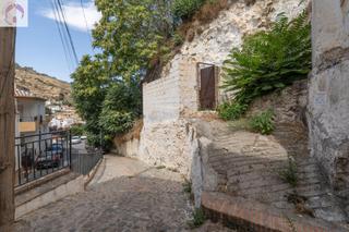 Country house in Monachil Pueblo. Oportunidad en monachil casa cueva con patio y opción de edifica