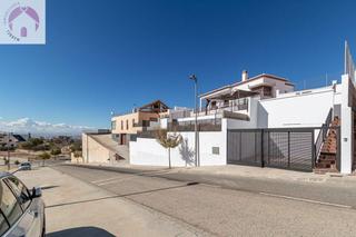 Xalet a Altos de la Zubia. Chalet en planta baja de obra nueva en altos de la zubia