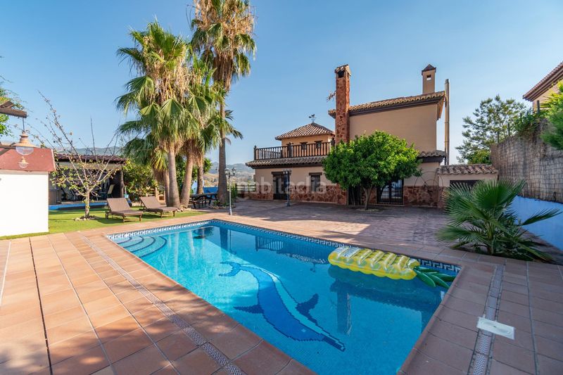Foto 28ba2792-5f6d-436f-8752-5177d15e3b9a. Chalet precioso chalet en cerro del oro en Cenes de la Vega