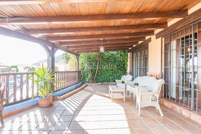 Foto 9f2283c1-00b4-4908-b943-4669df087e2c. Chalet precioso chalet en cerro del oro en Cenes de la Vega