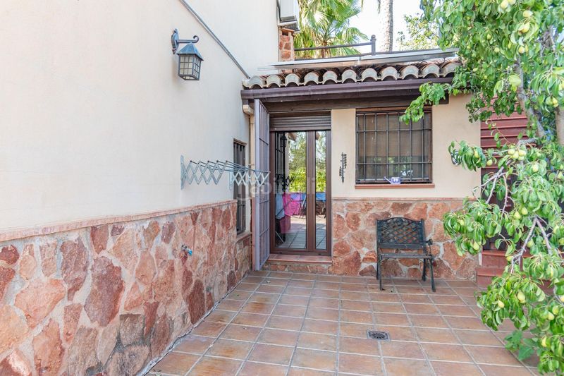 Foto e5a4a9ea-0779-40dc-b4b1-212d32a4f588. Chalet precioso chalet en cerro del oro en Cenes de la Vega