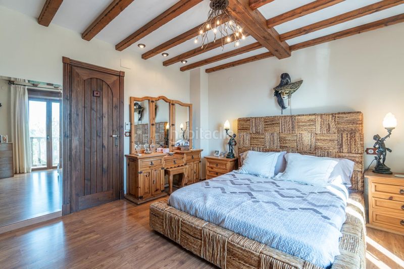 Foto fec7e80f-78ee-40c9-aa31-0949b9950f33. Chalet precioso chalet en cerro del oro en Cenes de la Vega