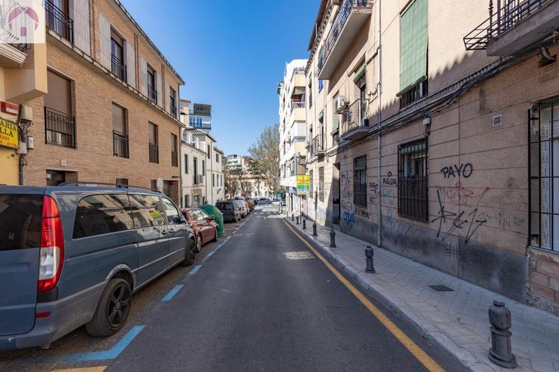 Foto 08266c57-31e5-40f1-8b40-3486feeea4ab. Piso oportunidad de venta de piso en zona ancha de capuchinos en Granada