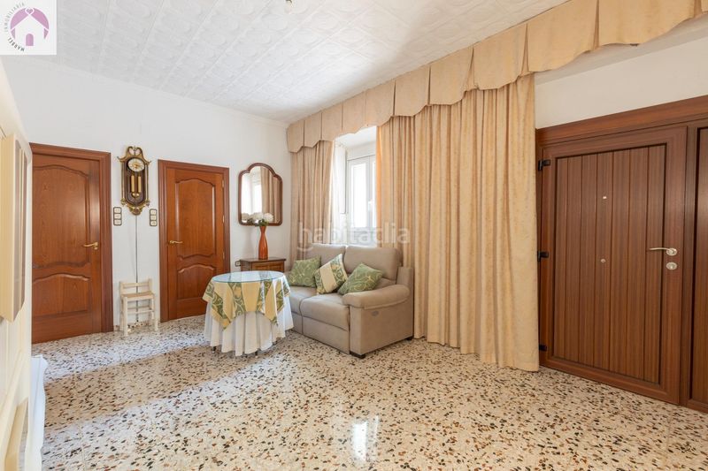 Foto f18742ce-5e16-4326-b1ad-b8bab0ad10d2. Piso oportunidad de venta de piso en zona ancha de capuchinos en Granada