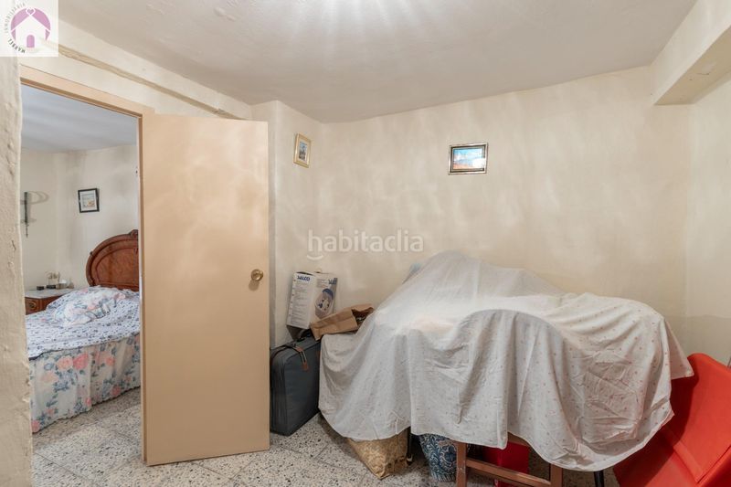 Foto 05d2c86d-da2b-410a-9772-adb4c4e74fa2. Casa adosada en calle calle nueva de cartuja 9 bonita casa para reformar en Granada