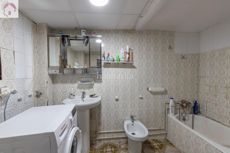 Foto 0fdfbec6-8e70-4e61-8559-c94d48db3486. Casa adosada en calle calle nueva de cartuja 9 bonita casa para reformar en Granada
