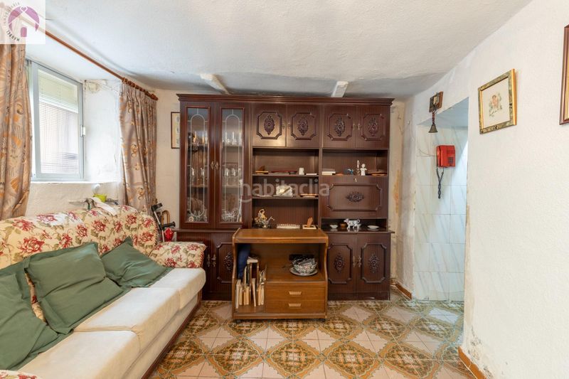 Foto 4b190bd7-79ea-4dbf-8280-f361b8cd18eb. Casa adosada en calle calle nueva de cartuja 9 bonita casa para reformar en Granada