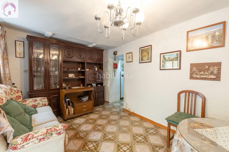 Foto 91f89e0c-d629-4b48-820f-04c631f7310d. Casa adosada en calle calle nueva de cartuja 9 bonita casa para reformar en Granada