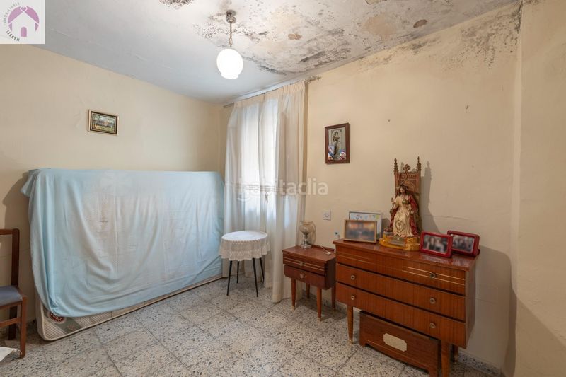 Foto 93d212f7-d7c0-4060-883c-ce87e9677a35. Casa adosada en calle calle nueva de cartuja 9 bonita casa para reformar en Granada