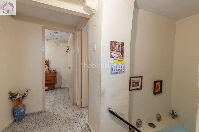 Foto d7bab32d-5d70-4f30-b232-37f7c558c2f1. Casa adosada en calle calle nueva de cartuja 9 bonita casa para reformar en Granada