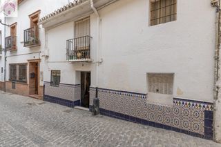 Casa adosada en Calle calle nueva de cartuja 9. Bonita casa para reformar