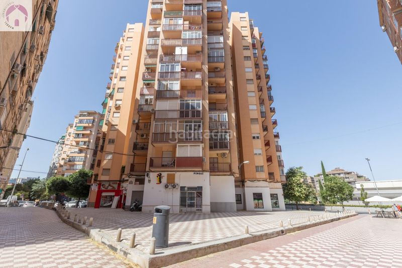 Foto 2e8e72b1-9455-4407-adfe-64f979a5238b. Piso  junto plaza de la hipica avenida de america en Granada