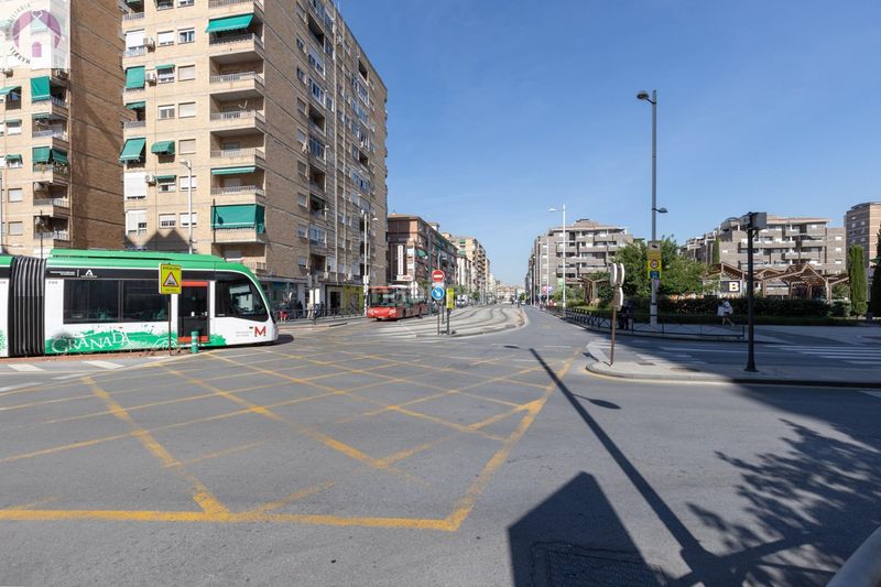 Foto 54a04d00-1c26-4b22-a46e-2cdb378b4b9c. Piso  junto plaza de la hipica avenida de america en Granada