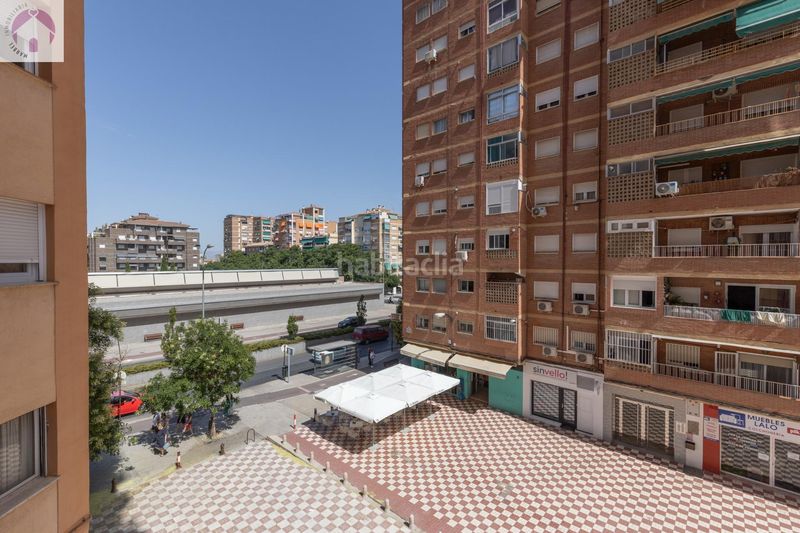 Foto 550b75f5-85ac-43e5-9fe4-fc3adde564a5. Piso  junto plaza de la hipica avenida de america en Granada