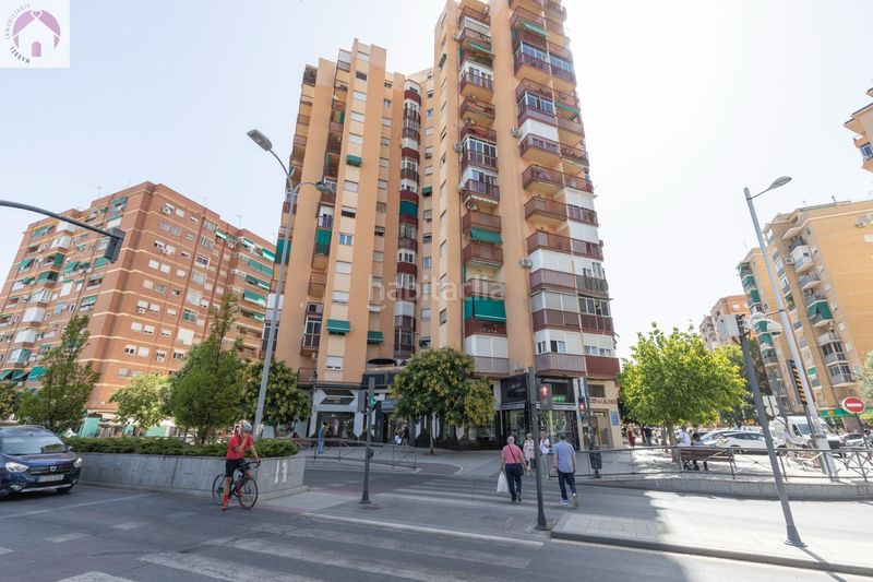 Foto 75d72dbf-2386-4b91-9a27-90d04257af52. Piso  junto plaza de la hipica avenida de america en Granada
