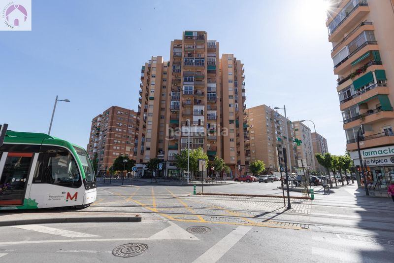 Foto a0fccf93-b24f-449c-bef0-2b4f501f55cb. Piso  junto plaza de la hipica avenida de america en Granada
