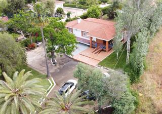 Chalet en Cartaya. Chalet con casa invitados y piscina