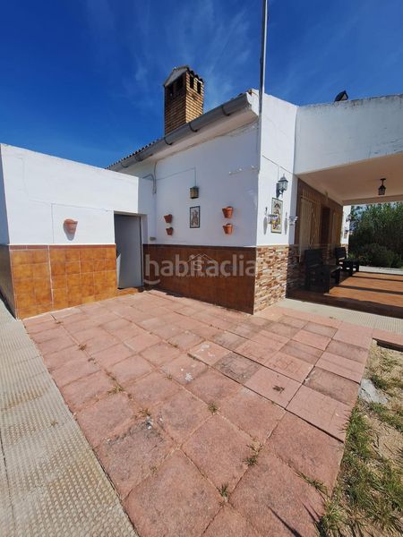 Foto e1c291a3-2c0e-45c8-85ca-06d5a0d16457. Masia amb aparcament a Palma del Condado (La)