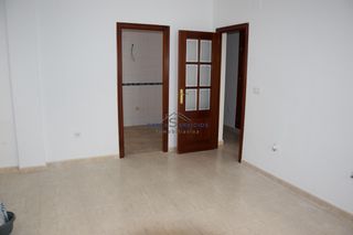 Appartement à Gibraleón. Piso planta baja con patio