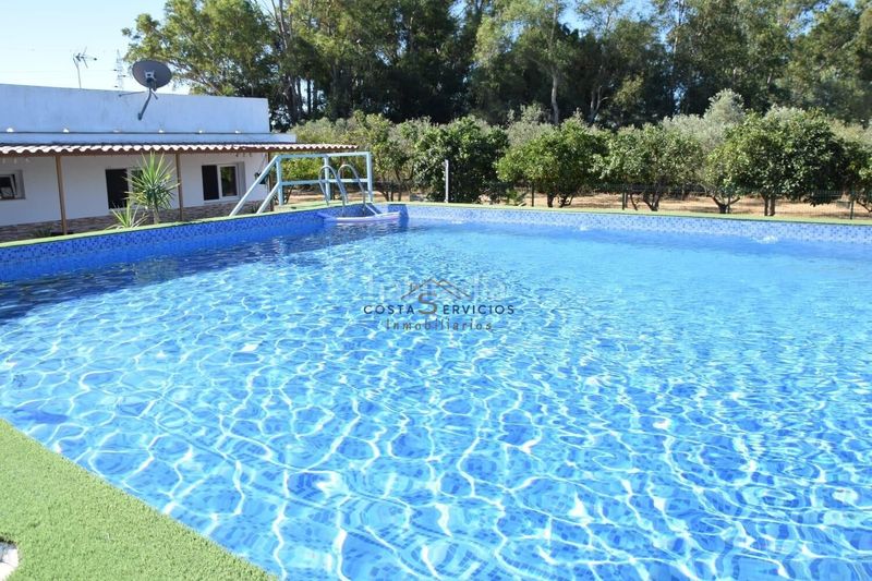 Foto 5400ed53-5090-417b-a3b7-8b34e216e40a. Masia amb aparcament piscina a Gibraleón
