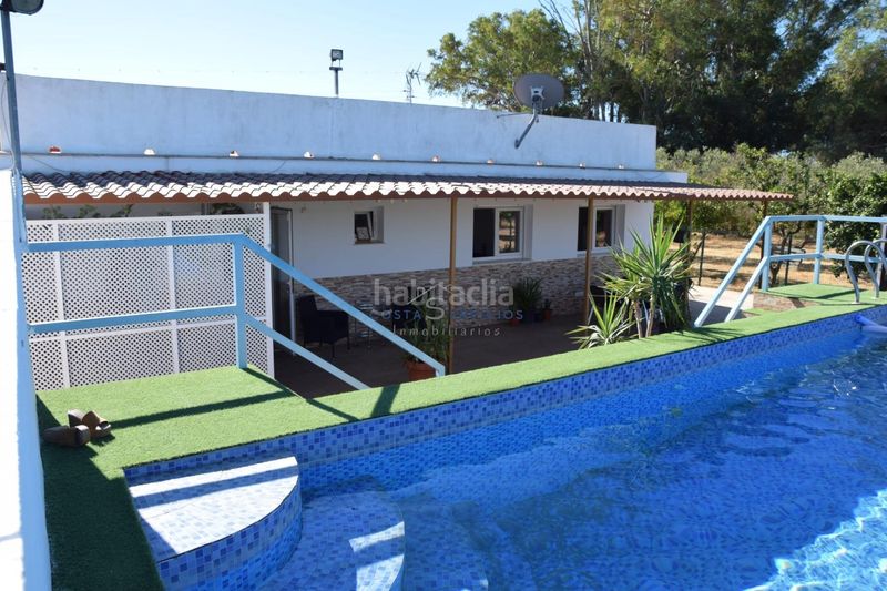 Foto e756b470-e822-4b12-8956-a324e8c5d02e. Masia amb aparcament piscina a Gibraleón