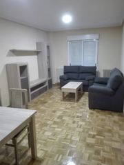 Rent Flat in Carmelitas. Piso como nuevo
