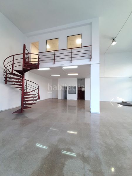 Foto bd12a426-073e-4e46-9cde-b7cb1da6359a. Affitto locale commerciale in carrer d'ignasi iglesias 17 in Cornellà de Llobregat
