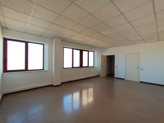 Location Bureau à Carrer de sevilla 7. Despacho amplio y  luminoso con estancias independientes