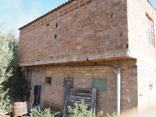 Finca rstica a Flix. Finca rustica en riba - roja d'ebre, agua de regadio i varias ed