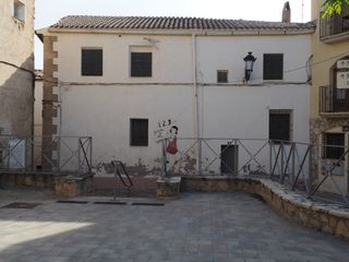Haus  Carrer castell 16. Casa de pueblo céntrica 210 m2 6 habitaciones buen estado