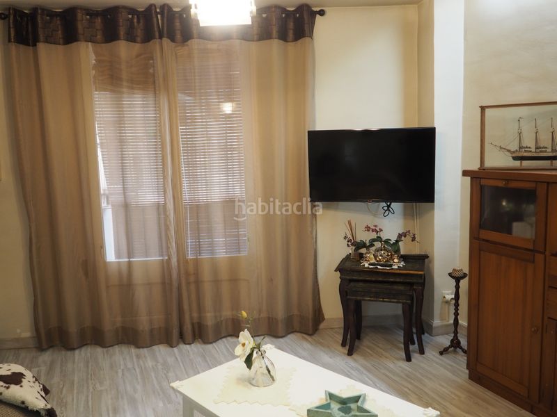 Foto ac28099d-7059-47d3-92fd-e23b40aaccd6. Casa a carrer major 7 a Flix