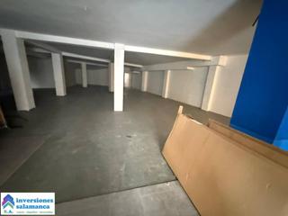 Local commercial  Italia. Local en venta en carmelitas37006