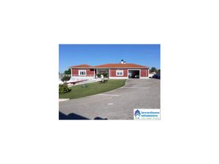 Chalet à Villamayor. Chalet unifamiliar en venta en villamayor
