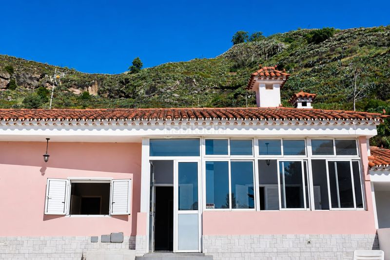 Foto a62c015d-bcd9-4d52-aba0-016817d1588d. Chalet terreno con chalet independiente en El Álamo - Arbejales Teror